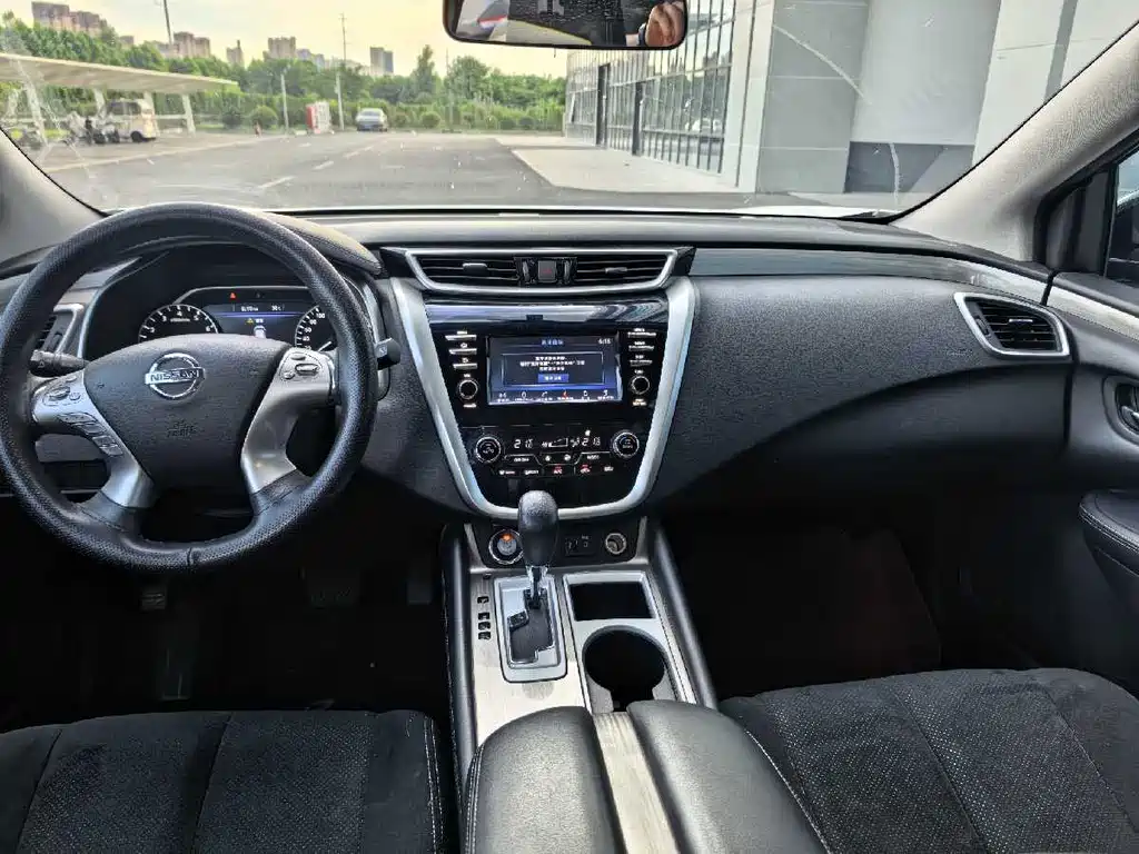 Murano 2.5 L XE 2 WD Elite
