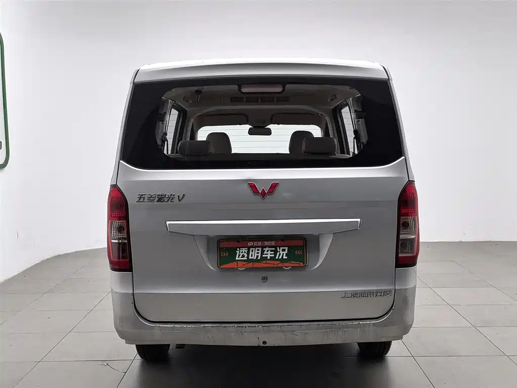 Wuling Rongguang V 1.5 L Standard