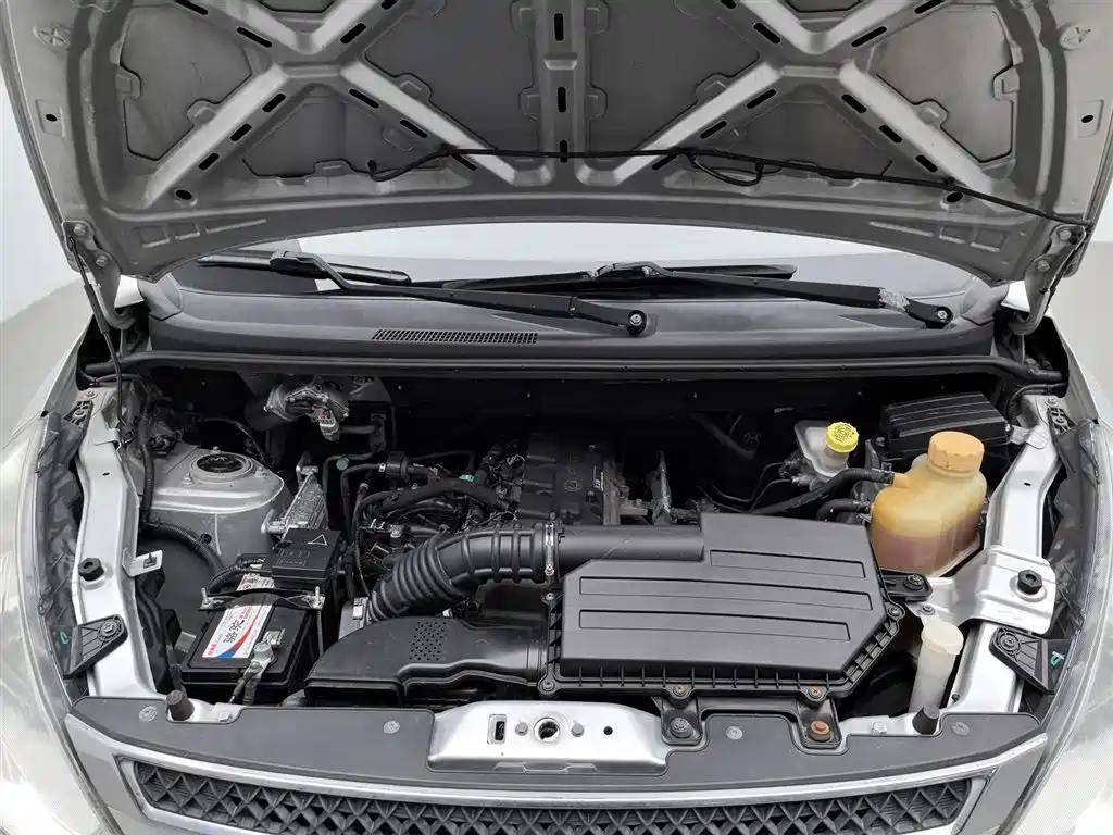 Wuling Rongguang V 1.5 L Standard