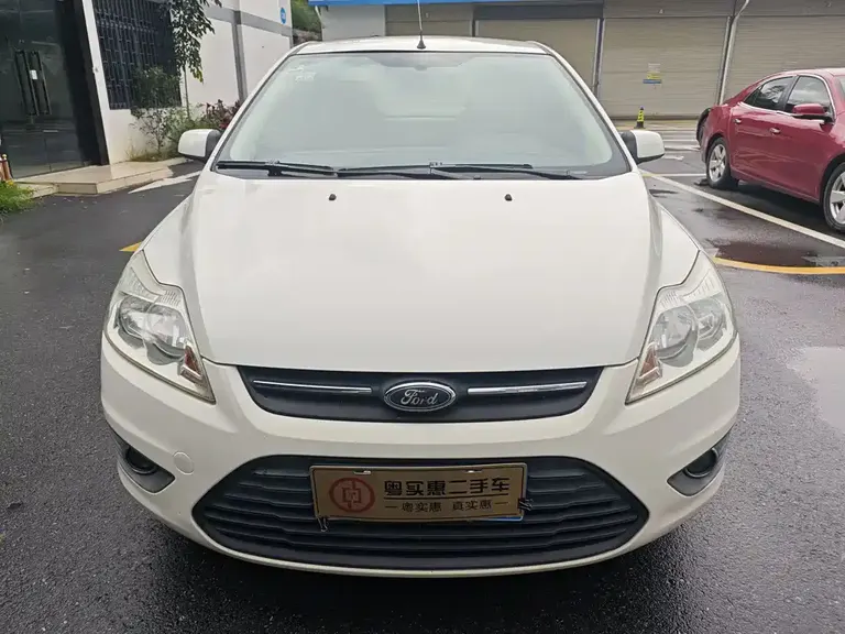 Ford Focus Sedan Classic 1.8 L Auto Basic