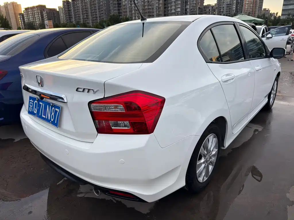City Classic Style 1.5 L Auto Elite