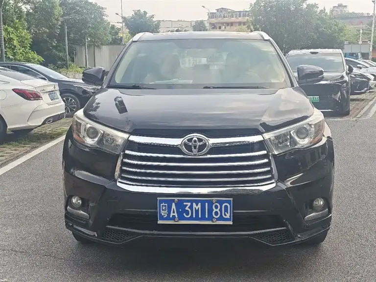 Toyota Highlander 2.0 T 4 WD Luxury 7-seat