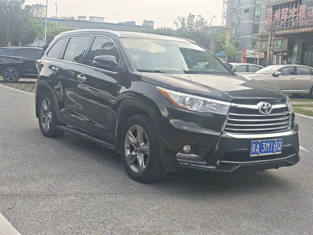 Highlander 2.0 T 4 WD Luxury 7-seat