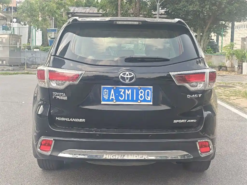 Highlander 2.0 T 4 WD Luxury 7-seat