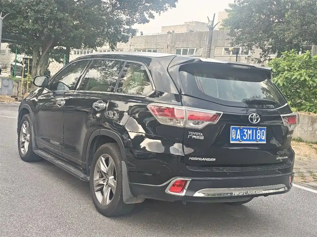 Highlander 2.0 T 4 WD Luxury 7-seat