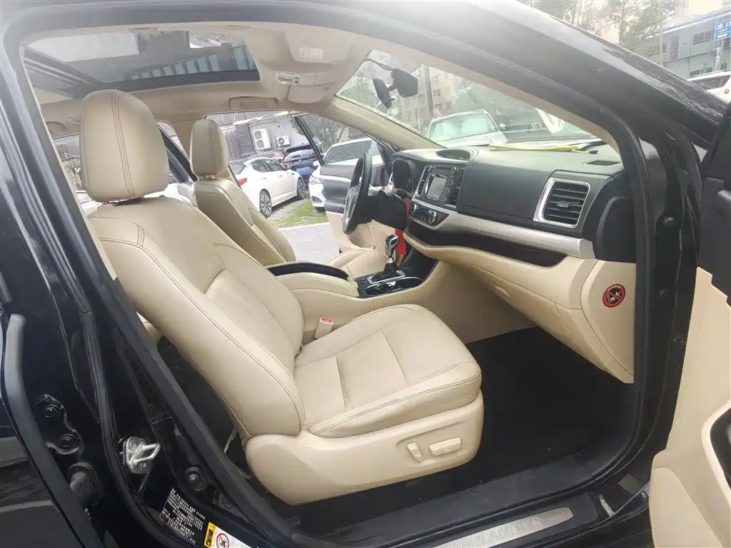 Highlander 2.0 T 4 WD Luxury 7-seat