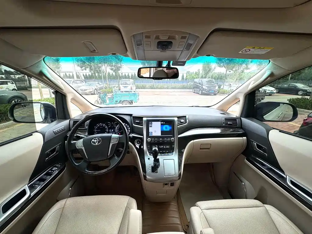 Alphard 3.5 L Luxury