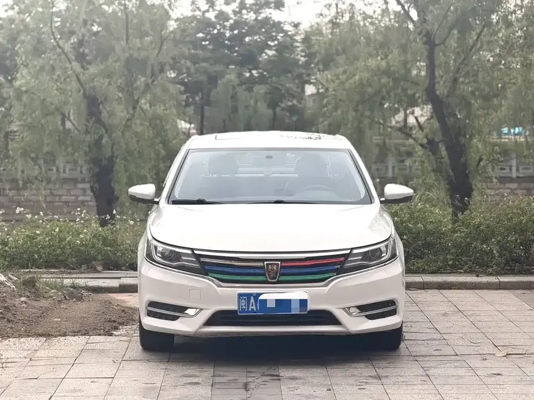 Roewe i6 Classic 20 T Auto Internet Smart Enjoyment