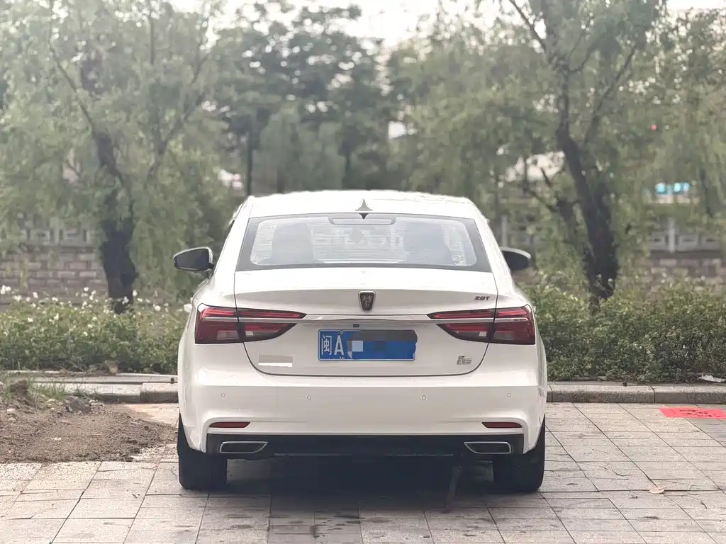 Roewe i6 Classic 20 T Auto Internet Smart Enjoyment