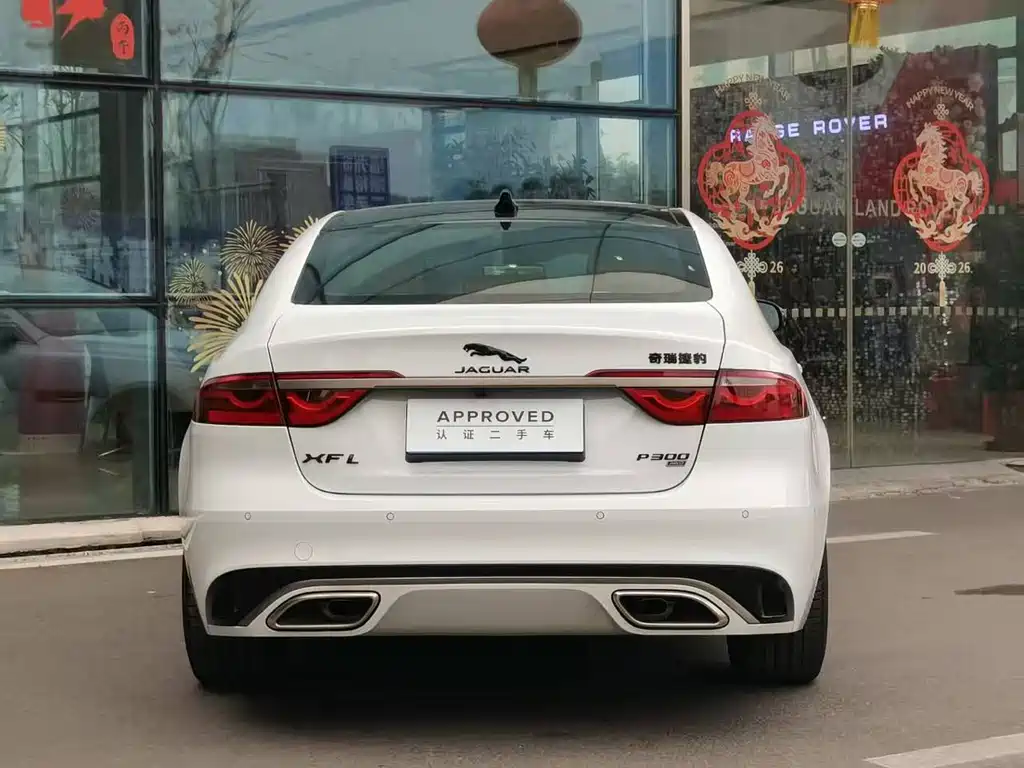 Jaguar XFL 2.0 T P300 4 WD Flagship Sport Gilt
