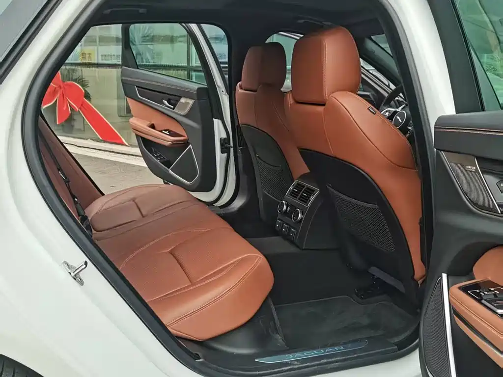 Jaguar XFL 2.0 T P300 4 WD Flagship Sport Gilt