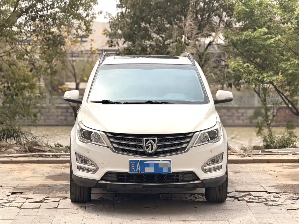 Baojun 560 1.8 L Manual Luxury