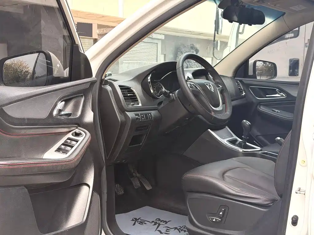 Baojun 560 1.8 L Manual Luxury