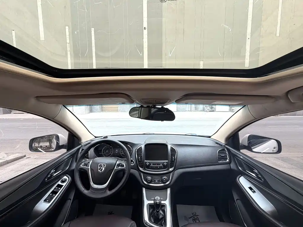 Baojun 560 1.8 L Manual Luxury