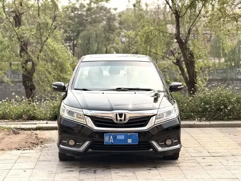 Honda Crider 1.8 L Auto Luxury