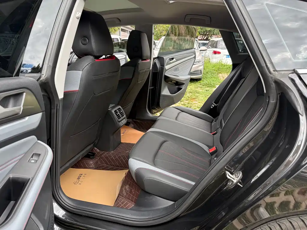 Lamando Lamando L 280 TSI DSG Spicy Cool