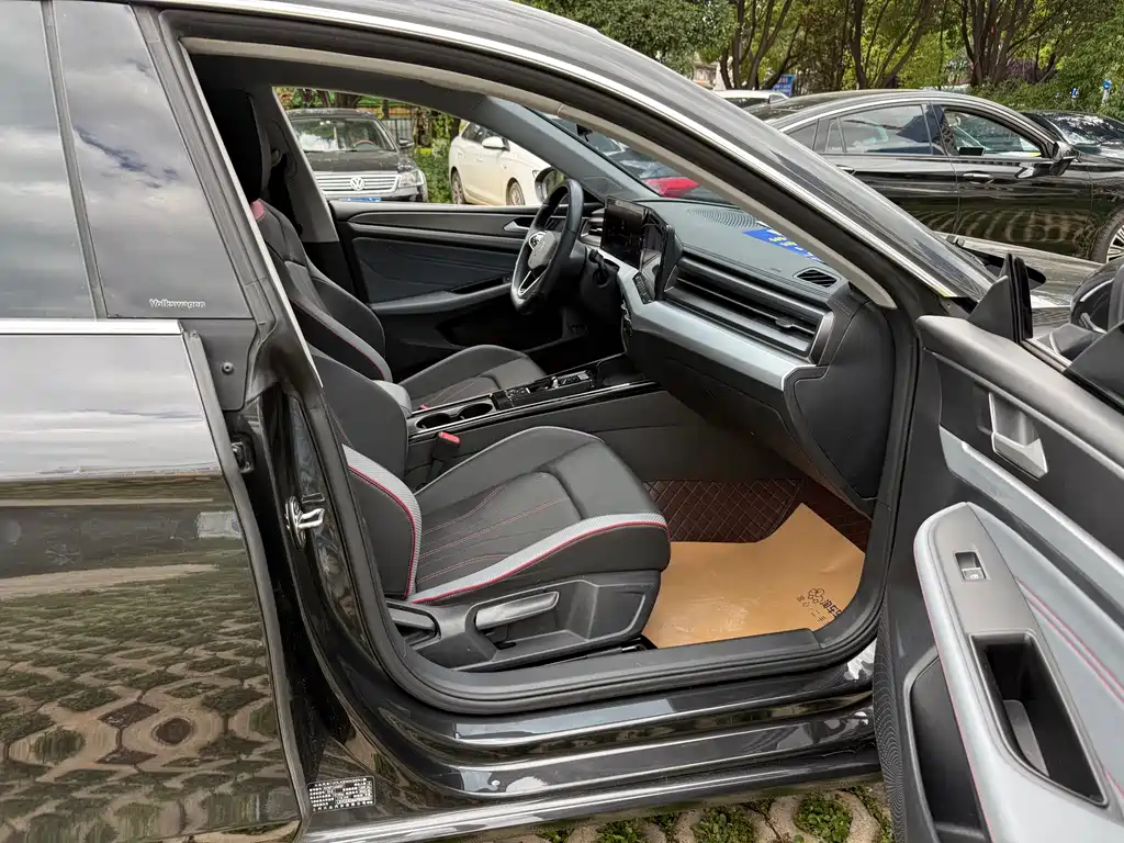 Lamando Lamando L 280 TSI DSG Spicy Cool