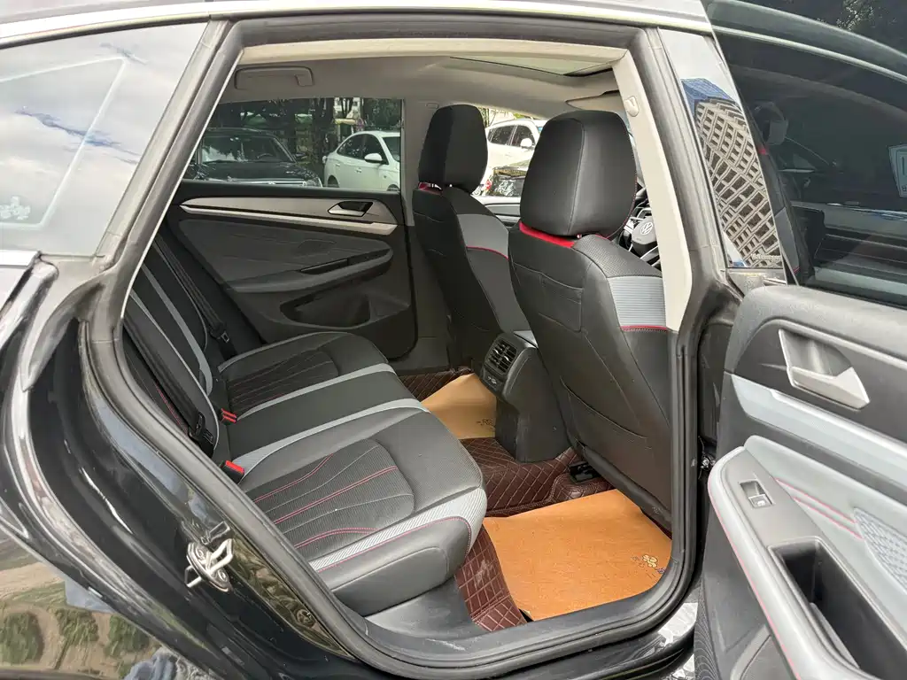 Lamando Lamando L 280 TSI DSG Spicy Cool