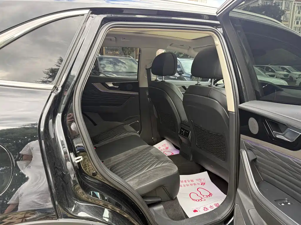Hongqi HS5 Facelift 2.0 T Connected Flagship Enjoyment 4 WD
