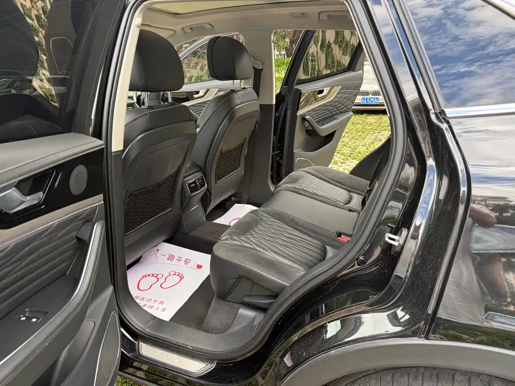 Hongqi HS5 Facelift 2.0 T Connected Flagship Enjoyment 4 WD