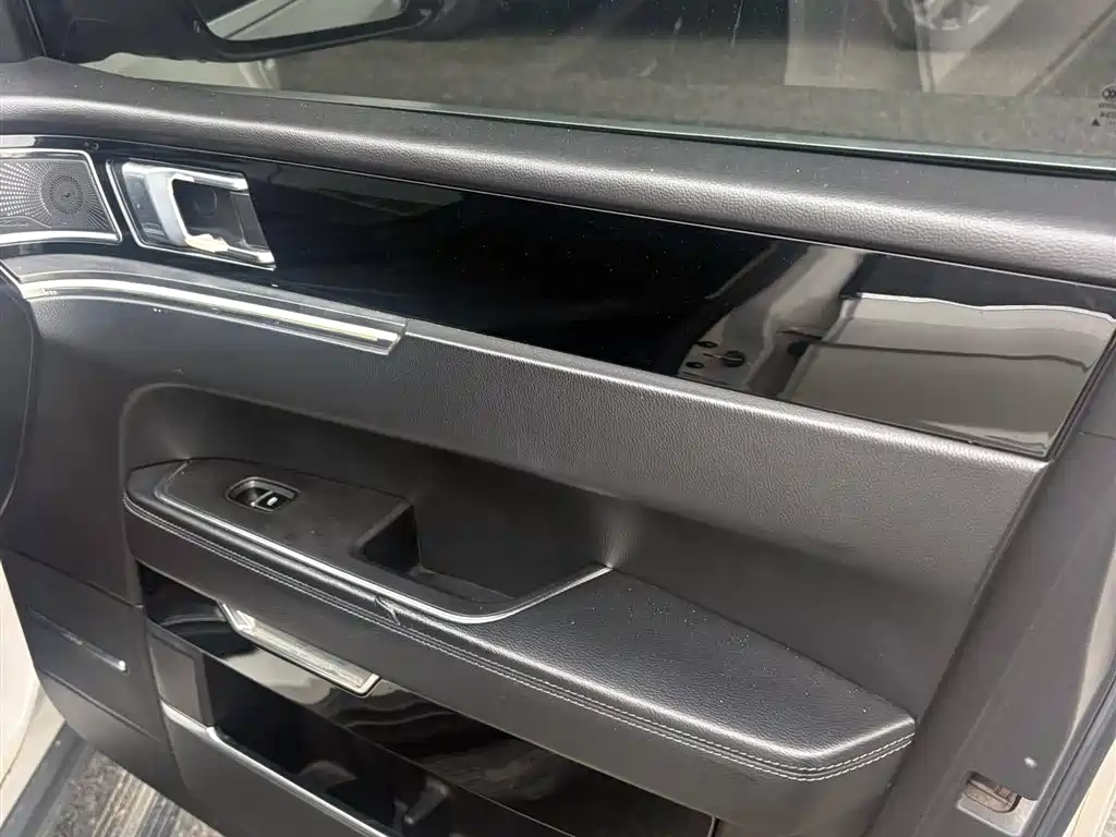 Zotye T700 1.8 T DCT Distinguished