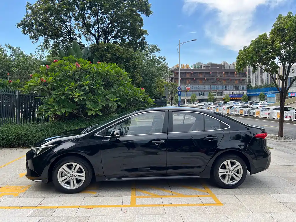 Levin Dual Engine 1.8 H E-CVT Luxury CN-V
