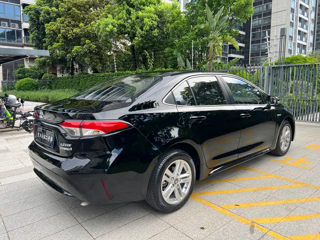 Levin Dual Engine 1.8 H E-CVT Luxury CN-V