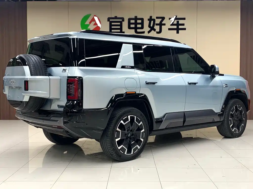 Leopard 8 Brave Flagship 7-seat