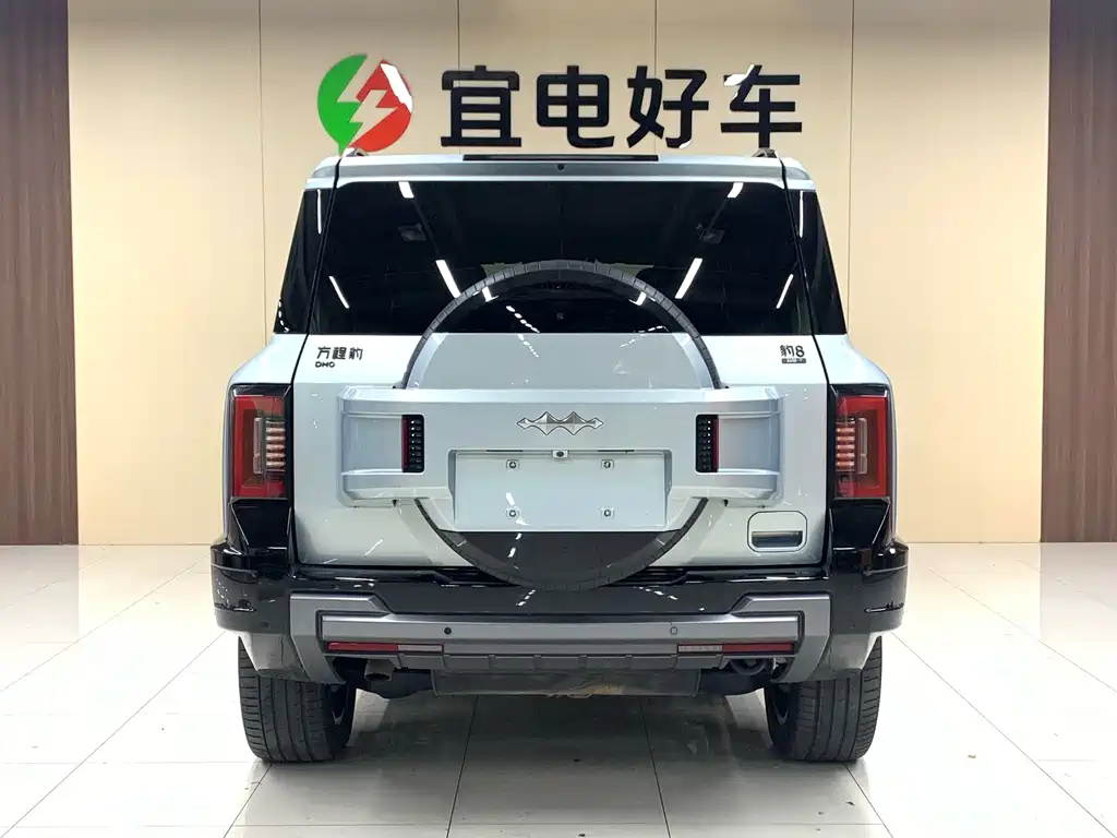 Leopard 8 Brave Flagship 7-seat