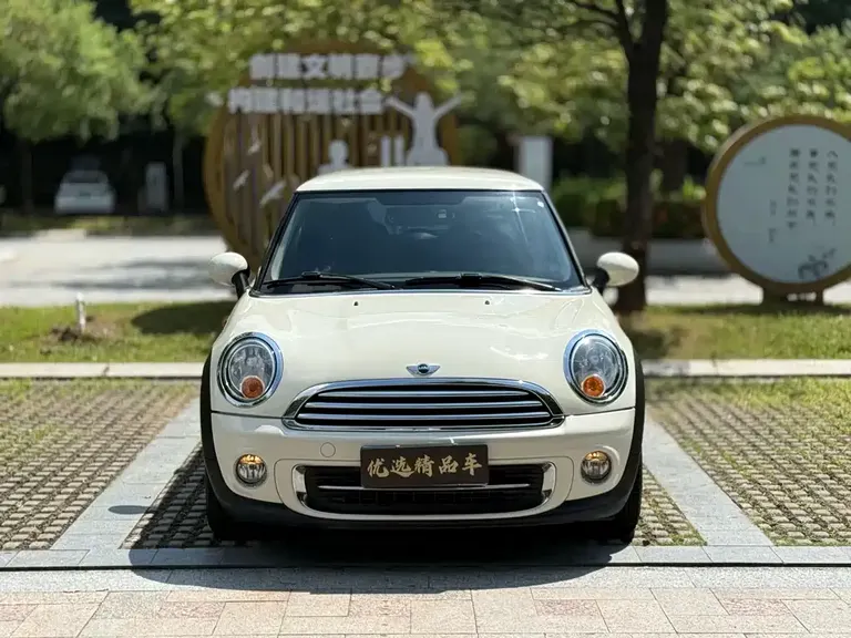 MINI 1.6 L ONE Limited 1 st Edition