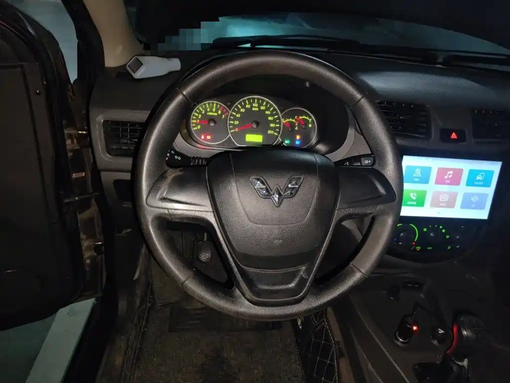 Wuling Hongguang 1.2 L S Basic CN-VI LSI