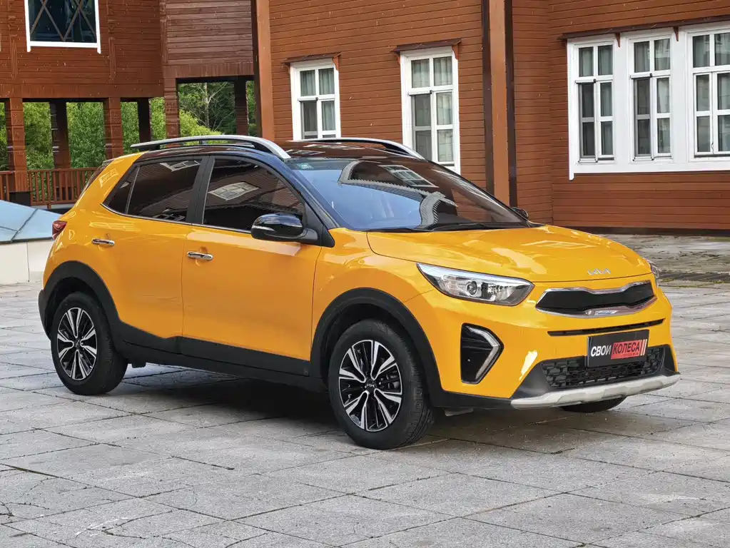 Stonic 1.4 L CVT Fun Enjoyment Sunroof