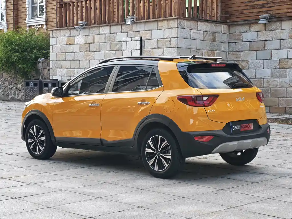 Stonic 1.4 L CVT Fun Enjoyment Sunroof