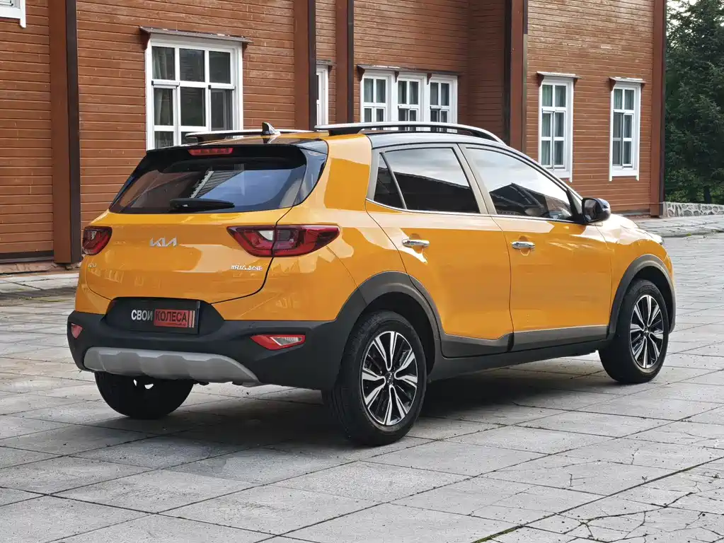Stonic 1.4 L CVT Fun Enjoyment Sunroof