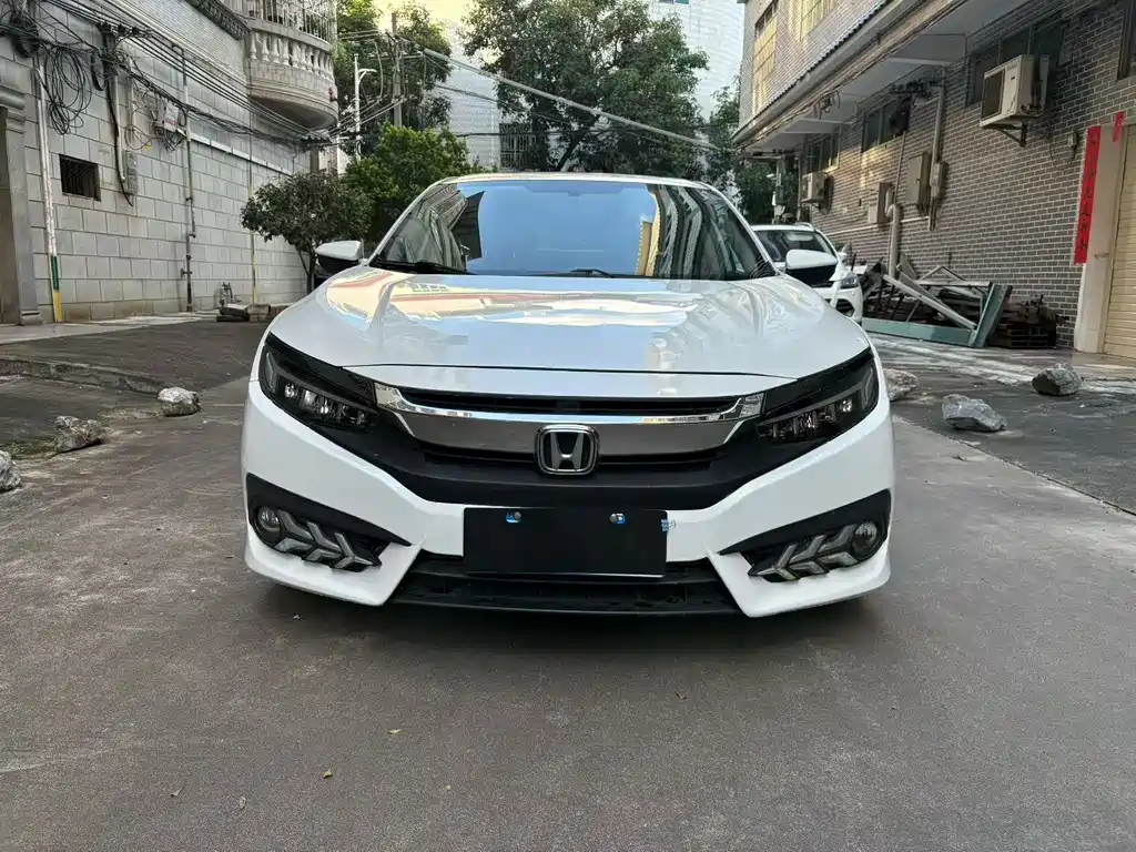 Civic 220 TURBO CVT Luxury