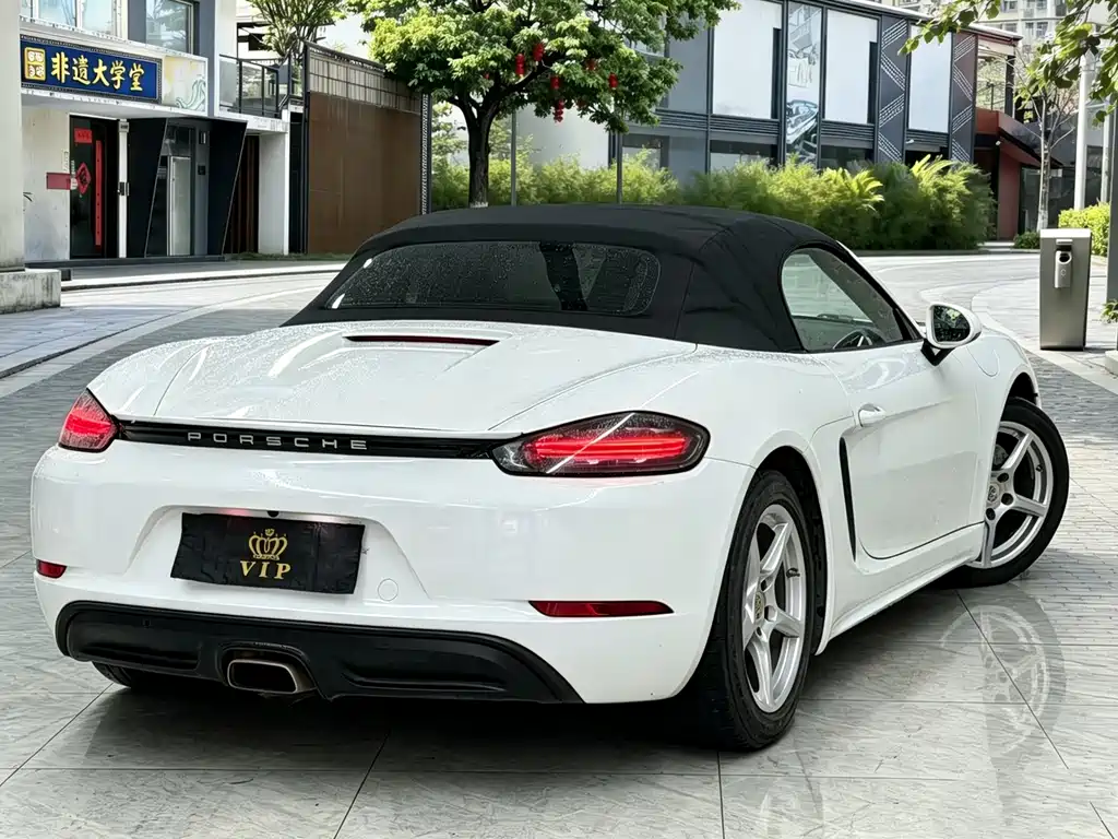 Porsche 718 Boxster 2.0 T