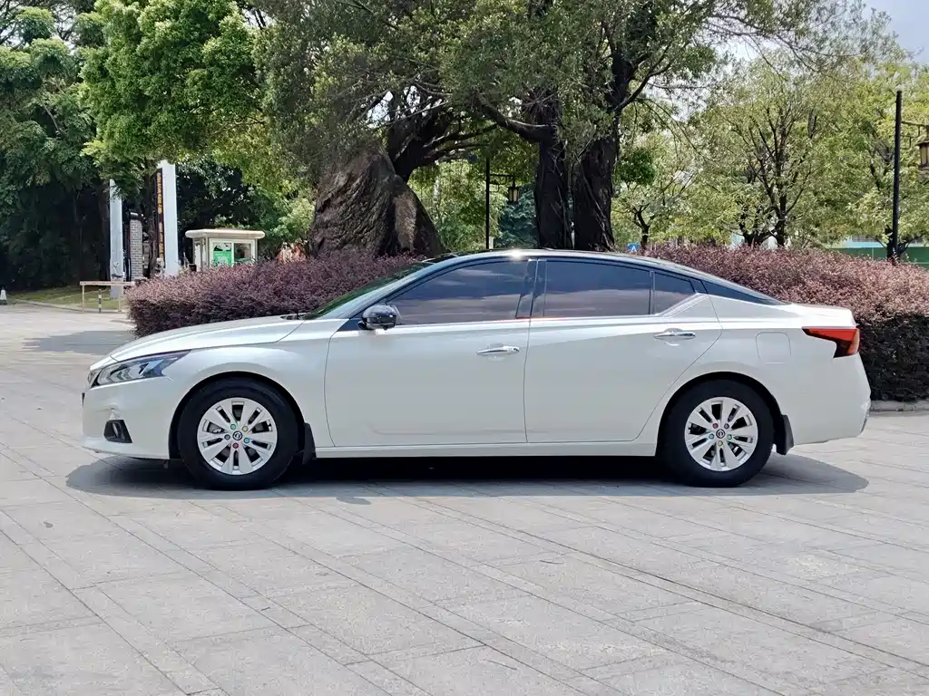 Teana 2.0 L XL Comfort