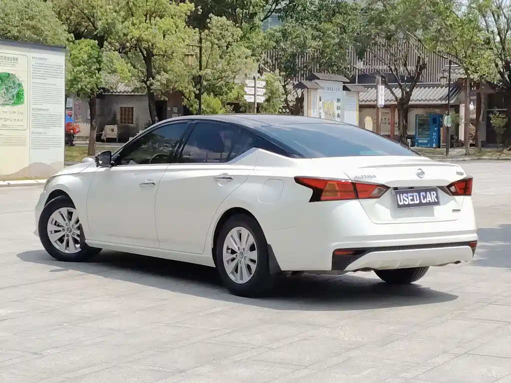 Teana 2.0 L XL Comfort