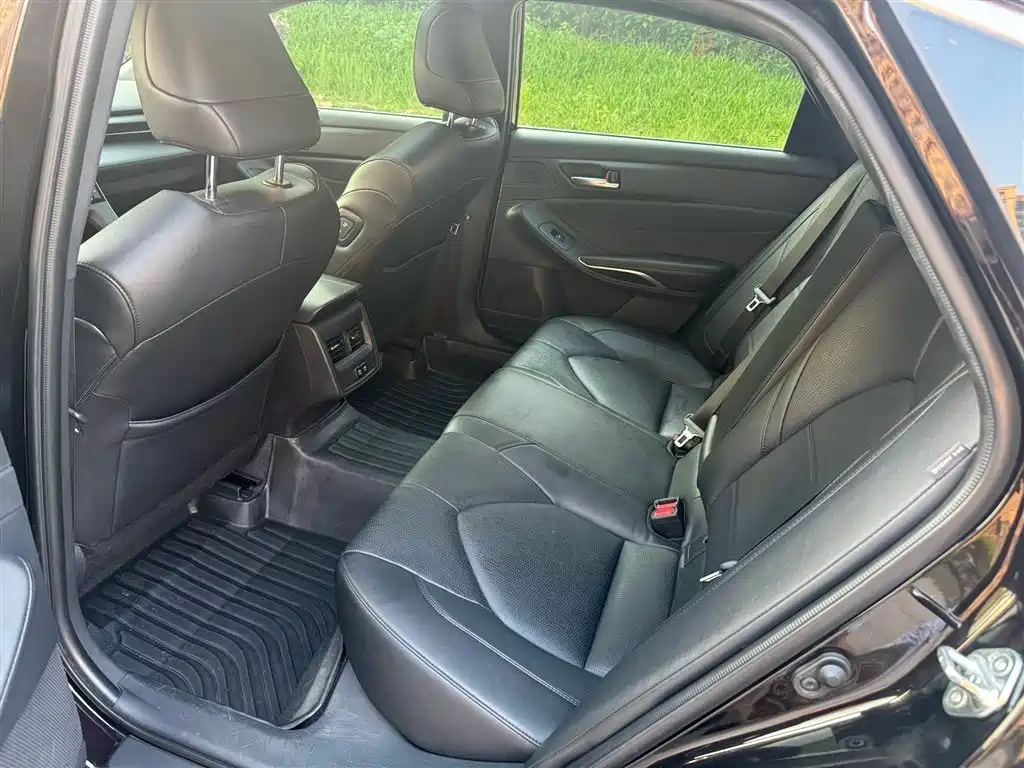 Avalon 2.5 L Luxury