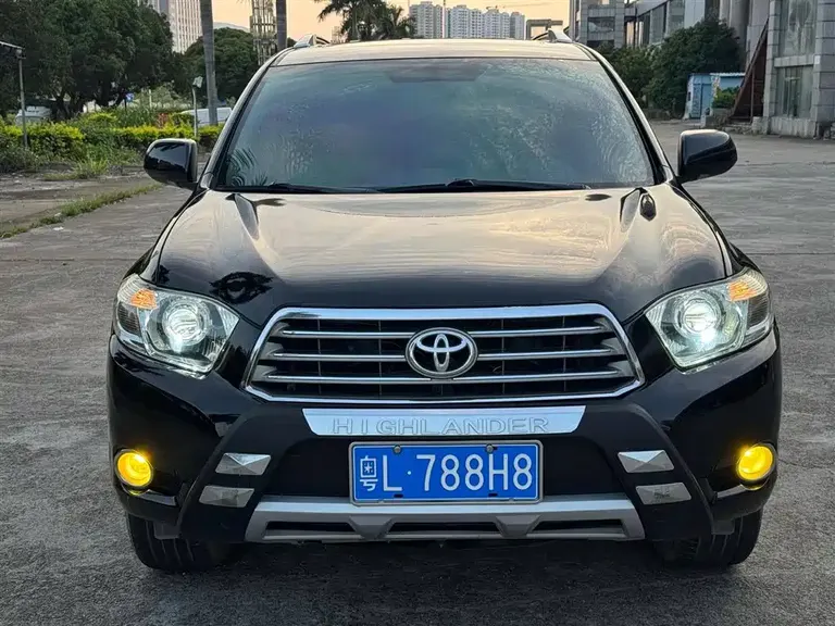 Toyota Highlander 3.5 L 4 WD 7-seat Supreme