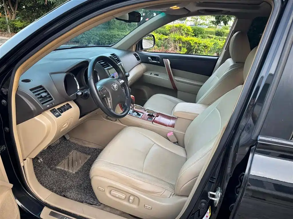 Highlander 3.5 L 4 WD 7-seat Supreme