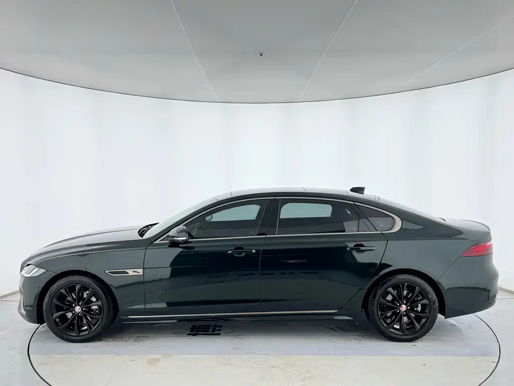 Jaguar XFL XFL 2.0 T P250 2 WD Elite Sport Gilt