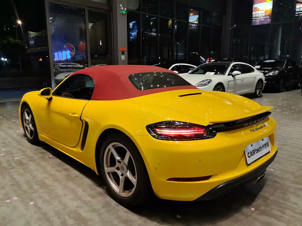 Porsche 718 Boxster 2.0 T