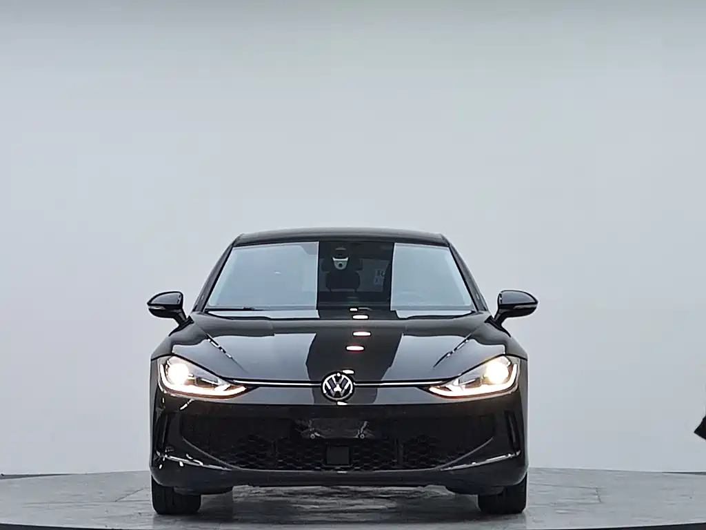 Lamando Lamando L 280 TSI DSG Dazzle Hot