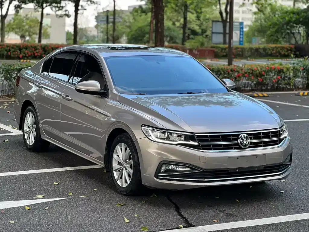Bora 1.5 L Auto Comfort