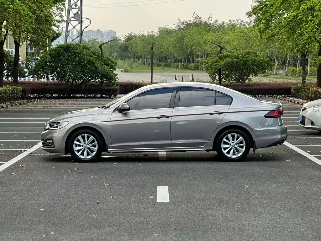 Bora 1.5 L Auto Comfort
