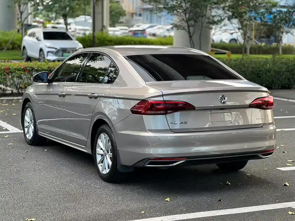Bora 1.5 L Auto Comfort