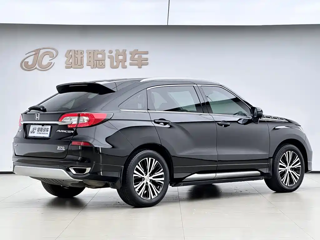 Avancier 370 TURBO 4 WD Distinguished