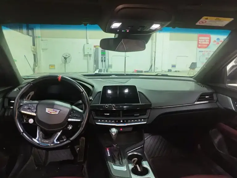 Cadillac CT4 28 T Distinguished