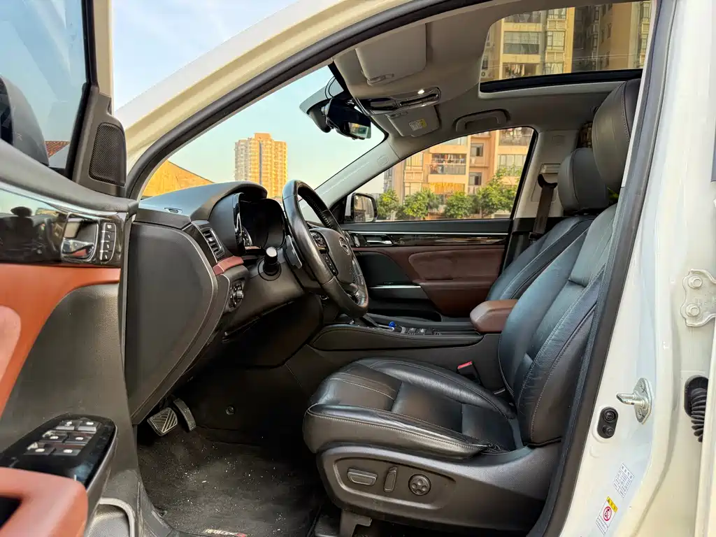 GAC Trumpchi GS8 320 T 2 WD Luxury Connected (7-seat)